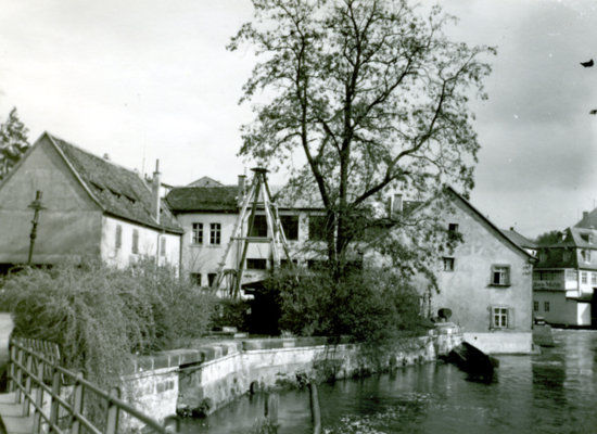 Zu sehen ist die Historische Mühle an der Regnitz, die eine große Bedeutung für die Industrialisierung der Stadt im 20. Jahrhundert darstellt. KACHELMANN GETRIEBE GmbH