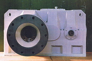 In der Fertigungshalle der Firma KACHELMANN GETRIEBE GmbH wird das Einschnecken Extruder Getriebe gefertigt. KACHELMANN GETRIEBE GmbH