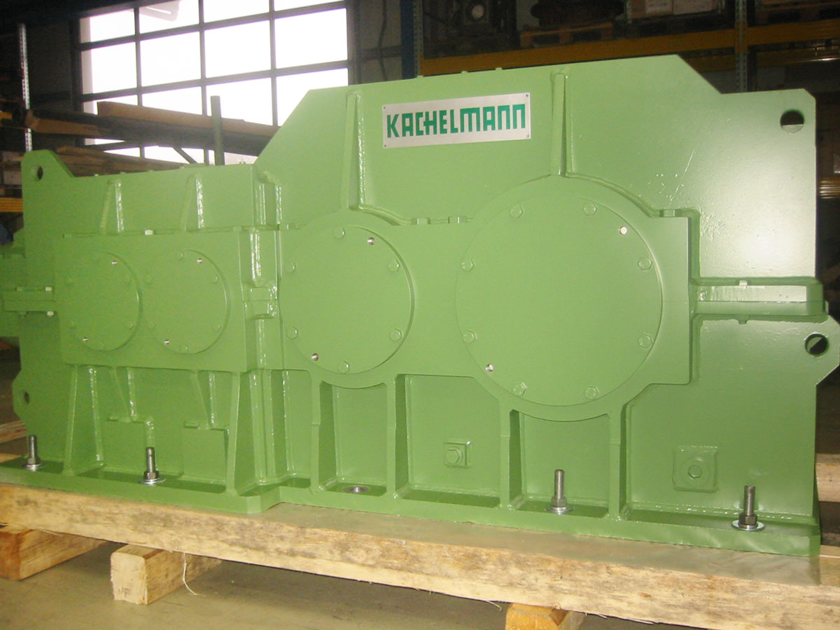 In der Fertigungshalle der Firma KACHELMANN GETRIEBE GmbH wird das Getriebe für Spaltscheren gefertigt. KACHELMANN GETRIEBE GmbH