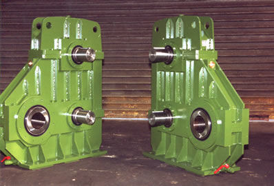 In der Fertigungshalle der Firma KACHELMANN GETRIEBE GmbH wird das Besäumscherengetriebe gefertigt. KACHELMANN GETRIEBE GmbH