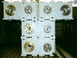 kachelmann-getriebe-referenzen-antrieb-eines-kunststoff-folien-kalander.jpg