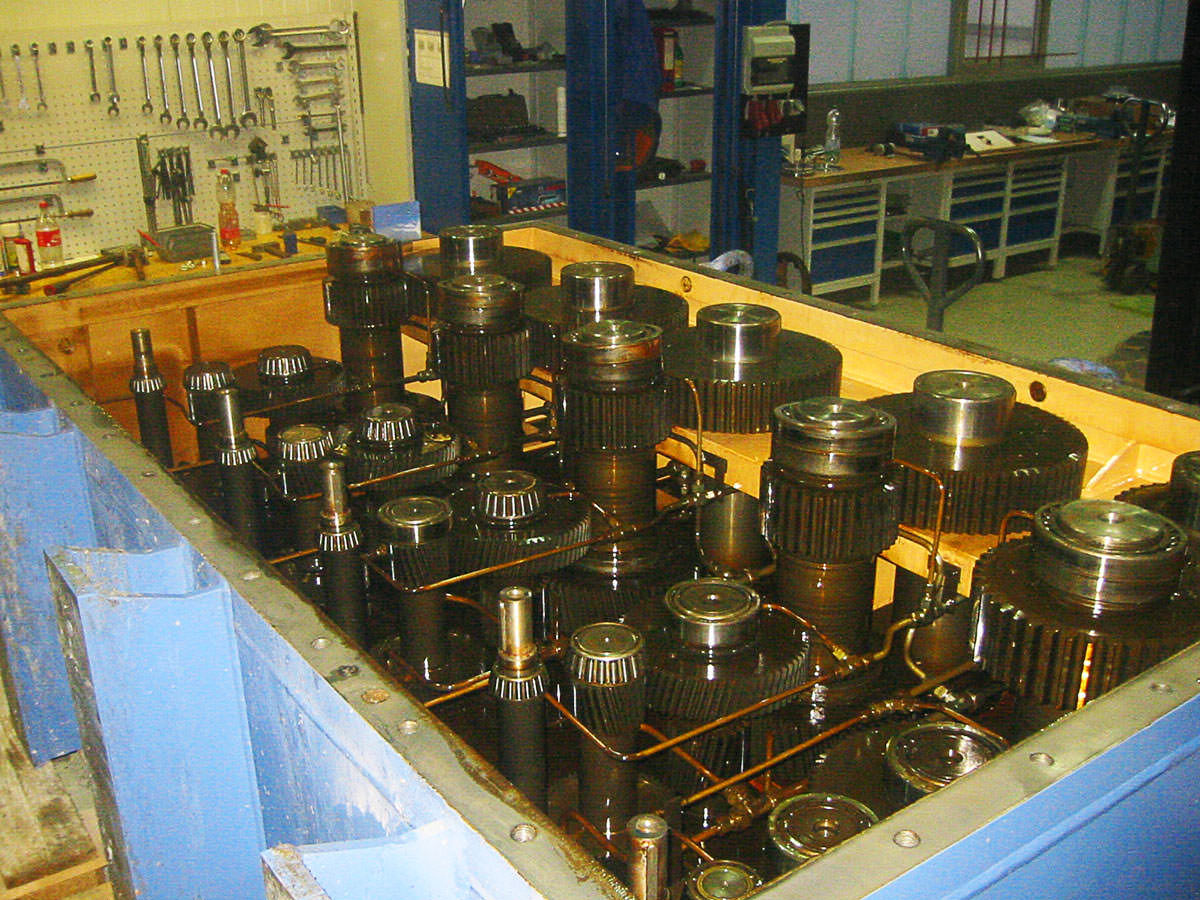 In der Fertigungshalle der Firma KACHELMANN GETRIEBE GmbH wird das Mischergetriebe für die Kunsstoffindustrie gefertigt. KACHELMANN GETRIEBE GmbH